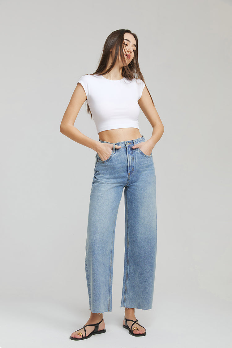 Moon Curve Raw Hem Crop Jeans