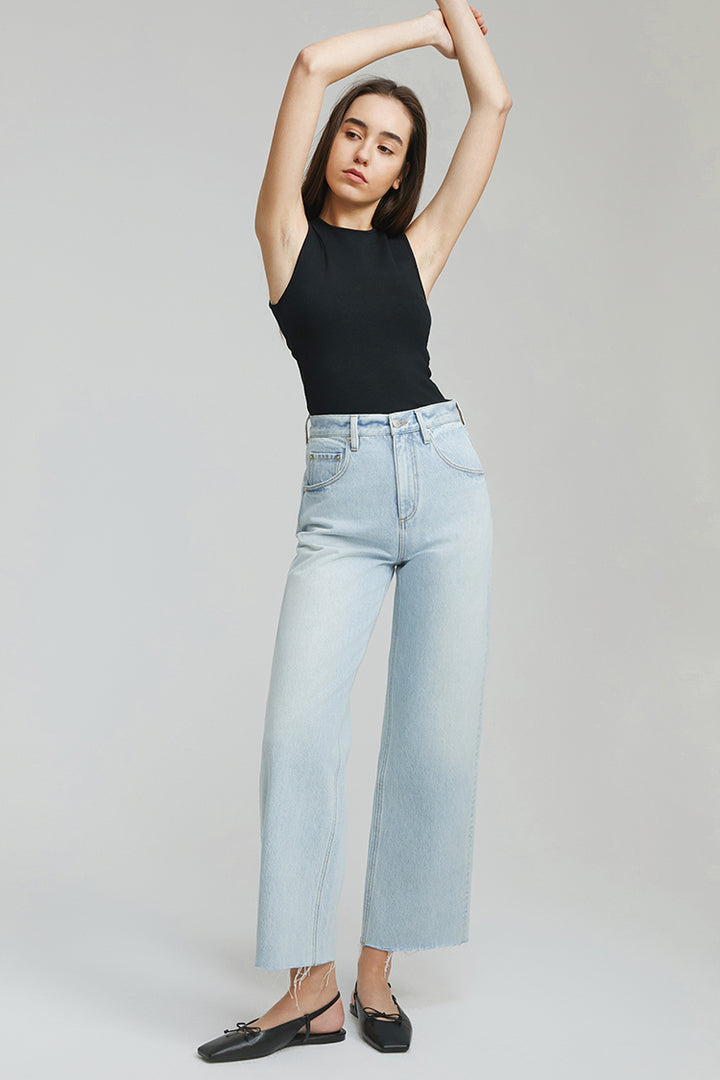 Moon Curve Raw Hem Crop Jeans