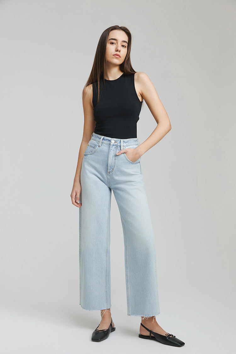 Moon Curve Raw Hem Crop Jeans