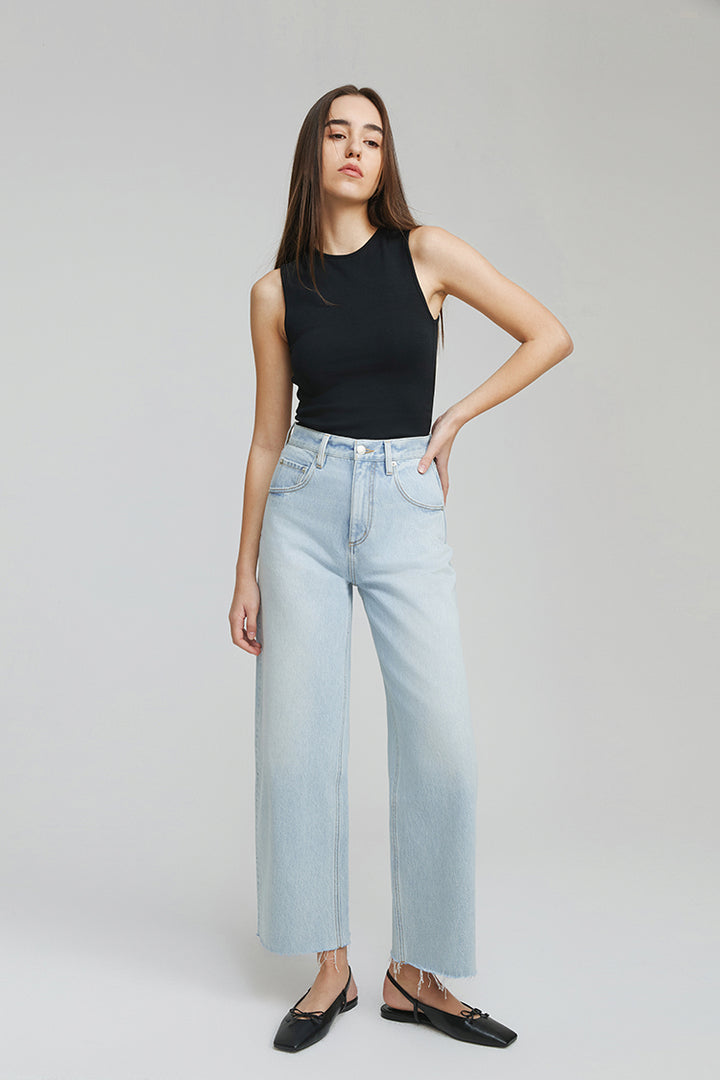 Moon Curve Raw Hem Crop Jeans