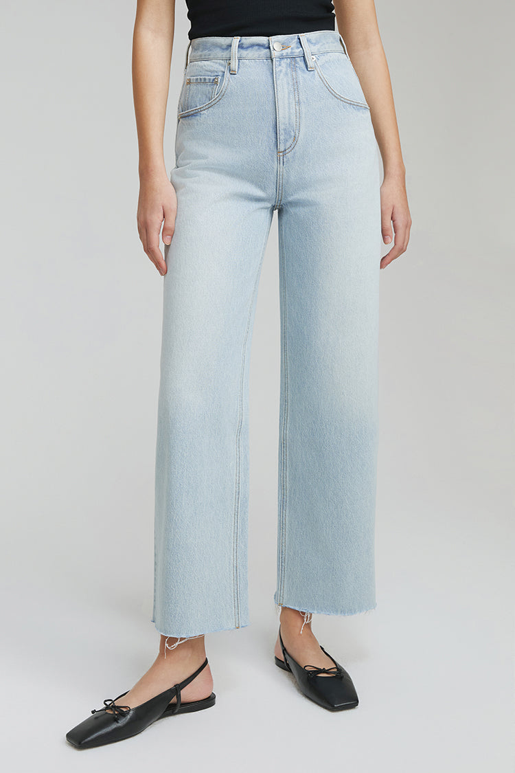 Moon Curve Raw Hem Crop Jeans