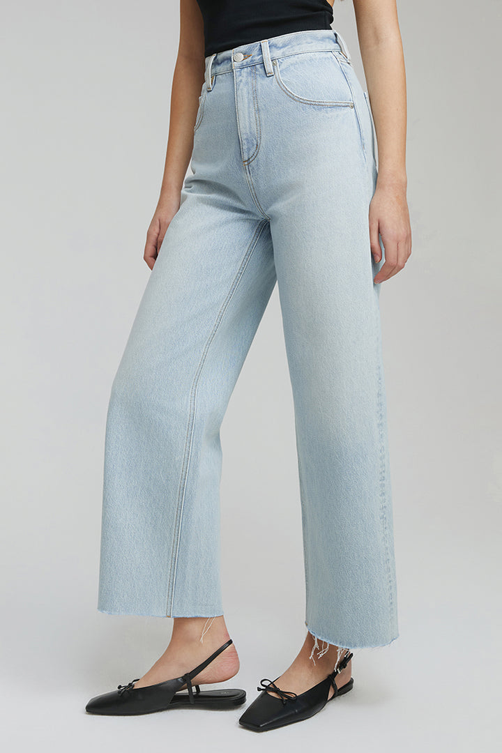 Moon Curve Raw Hem Crop Jeans