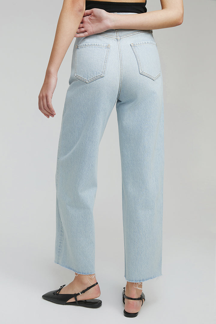 Moon Curve Raw Hem Crop Jeans